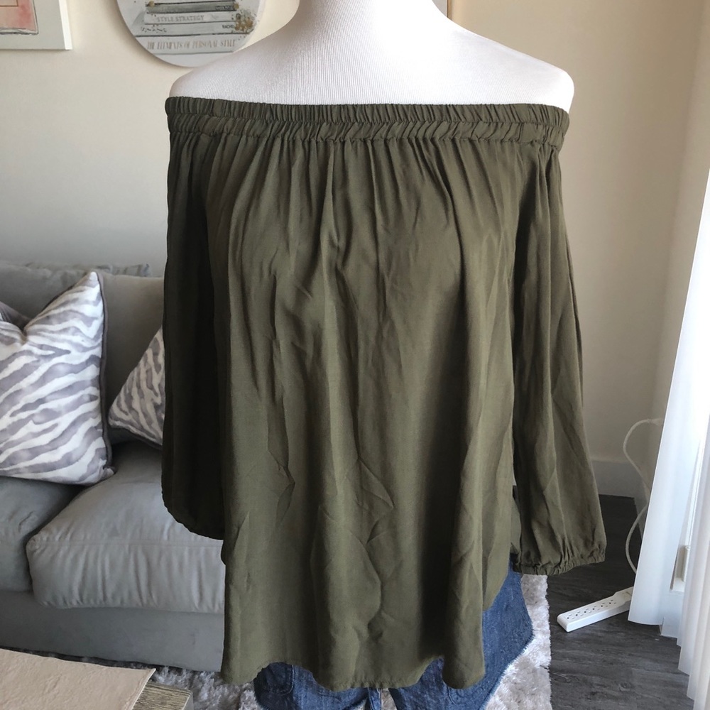 Splendid NWT off shoulder Olive Green Top M